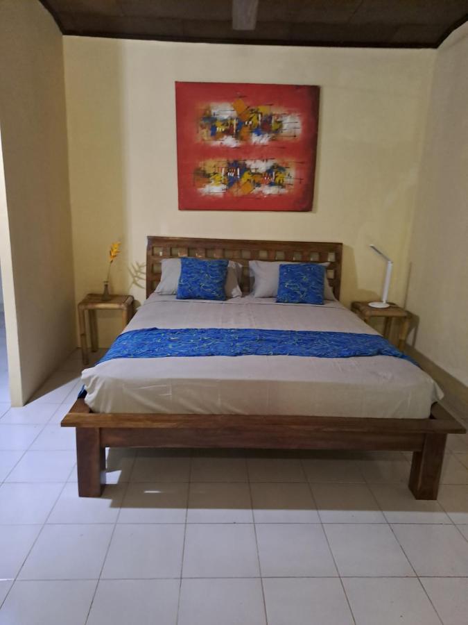 Shalana Homestay- Formerly Teka Teki House Семиньяк Экстерьер фото